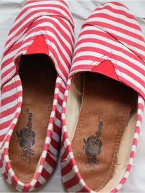 Apple bottoms Striped Red and White Slip-On Women's Canvas Shoes
